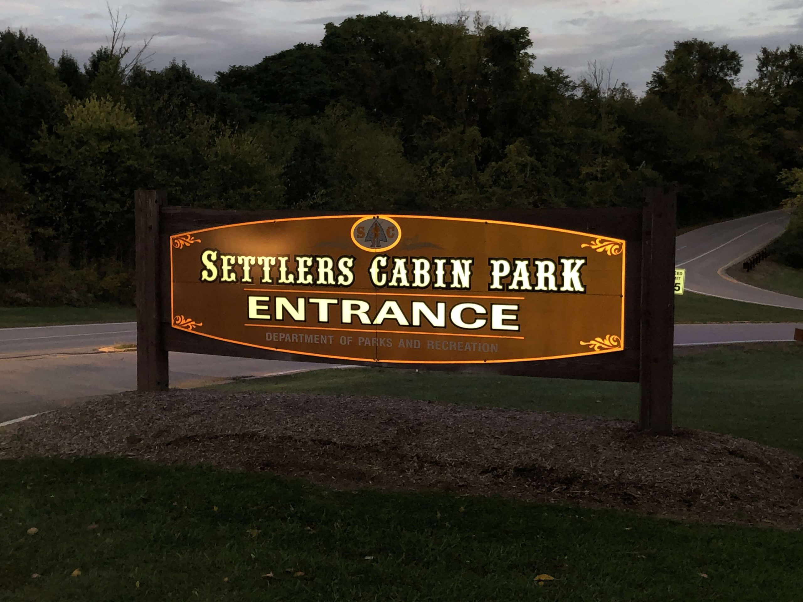 Settlers Cabin Park Entrance Sign